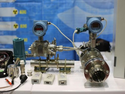 Датчики давления серии ЭнИ-100 в исполнении с жидкокристаллическим и светодиодным индикатором
